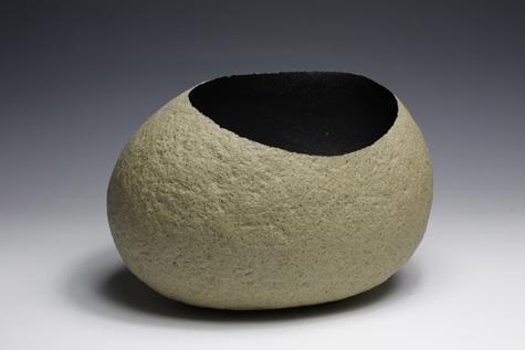 Ceramic piece by Kawakami Tomoko